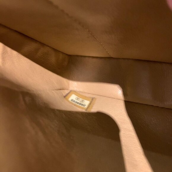 Authentic CHANEL CC Lambskin East West Chocolate Bar Purse Flap Chain Beige Gold - Picture 10 of 14